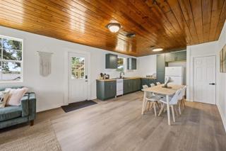 Whispering Oak- Lakefront Cabin Retreat - 5