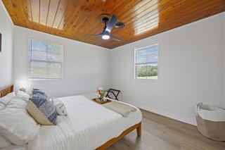 Whispering Oak- Lakefront Cabin Retreat - 2