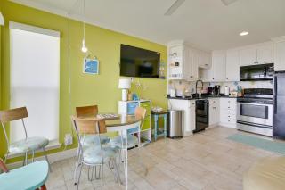 Seascape 1206 - Pineapple Paradise - 4