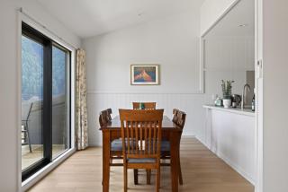Magic on Malaghan with Lake Views - 2
