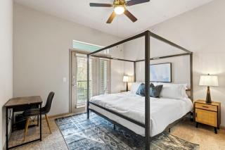 Airy 2BR king suite fast WiFi 8 min to Downtown - 9