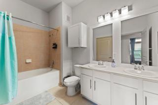 Airy 2BR king suite fast WiFi 8 min to Downtown - 3