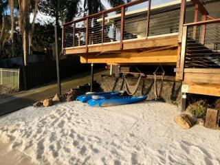 Reflections Broadbeach- Heated Pool! Complete Waterfront Entertainer with Huge Deck, Pool Table and Pontoon - 7