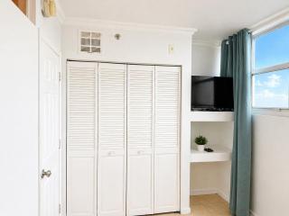 Mid-Beach Coastal Apartments - 0