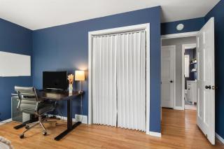 Nicollet Nook 2BR Ground-Floor Retreat - 1