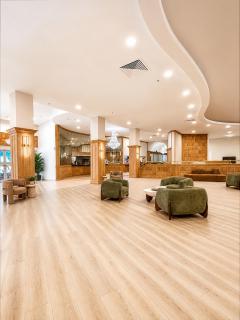 Mid-Beach Coastal Apartments - 3