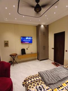 Mellburry Suite Studio Apartment - 0