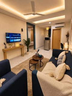 Purple Stays 1BHK Luxurious Cozy - 7
