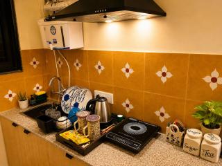 Purple Stays 1BHK Luxurious Cozy - 5