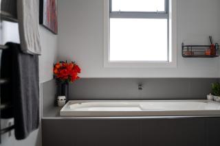 Central Otago Getaway | Modern 2-Bed - Cromwell - 9