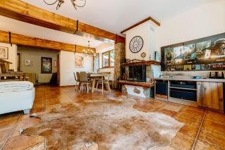 Iris Chalet - 3
