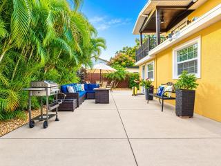 FirePit + Grill • Workspace • Near Stadium/Airport - 6