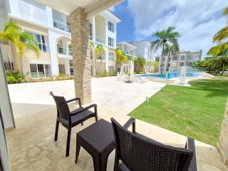 Cana Pearl 2BR Getaway | Pool & Golf Views - 9