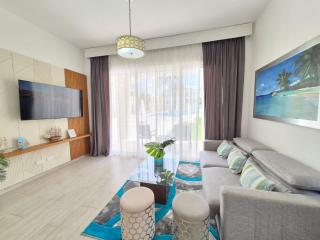 Cana Pearl 2BR Getaway | Pool & Golf Views - 2