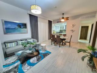 Cana Pearl 2BR Getaway | Pool & Golf Views - 9