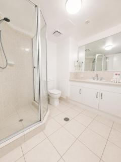Ground Floor Beachfront Escape, Pool Views,Surfside Resort - 4