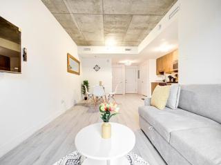 Spacious 1 BR apartment in DT MTL - 0