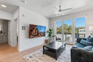 Capital Views Pool Spa Gym Bowling Free Parking - 2