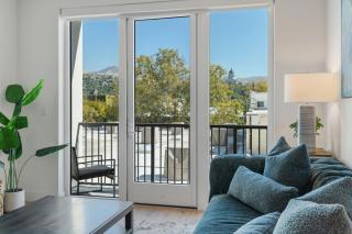Capital Views Pool Spa Gym Bowling Free Parking - 1