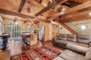 Tahoe Townie Cozy cabin in South Lake Tahoe - 3