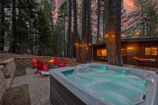 Shady Pines Pets Hot tub - 9