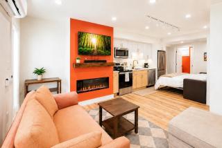 Modern Studio Near Logan with Private Entrance - 0