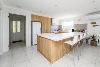 Ocean & Country Views, Spa, Pets Welcome, Fireplace - Your Ocean Oasis 10 minutes to Phillip Island - 2
