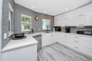 NEW! Palm Harbor Hideaway - Beautiful, Spacious 4BR Home with Amazing Pool - 5