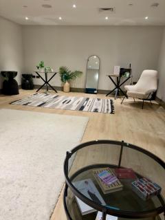 Luxury 1-Bed, Gym, Cinema, Free Parking - 2