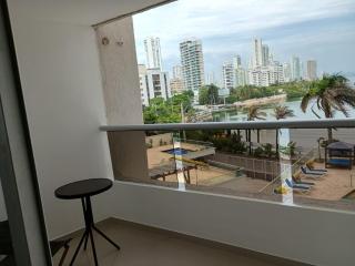 Beautiful apartment overlooking the pool and beach - 7