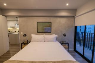 Bright & Modern 1BR w Balcony, WIFI, Free parking - 3