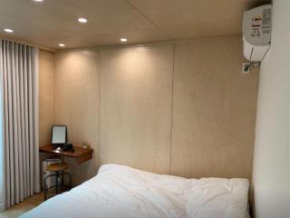 tay Choa 202 2Bath Single&Queen MacPC Wood Floor - 1