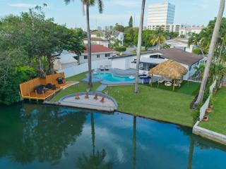Waterfront House Arcades Tiki & Firepit Golf - 0
