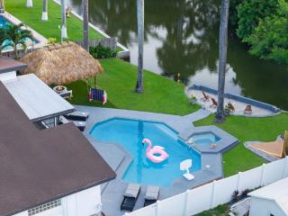 Waterfront House Arcades Tiki & Firepit Golf - 4
