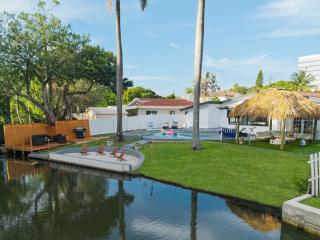 Waterfront House Arcades Tiki & Firepit Golf - 3