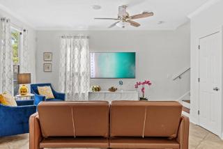 Surf, Sand & Ultimate Relaxation at Sunshine Villa - 5