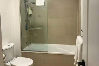 Luxury 2 Bedroom Retreat with Pool and Gym Access - 1