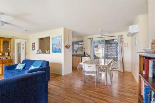 2 Scott street- The Beach House - 6