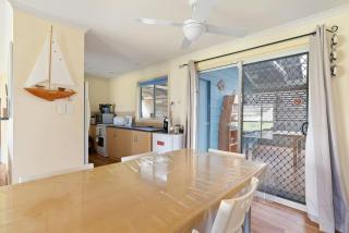 2 Scott street- The Beach House - 5