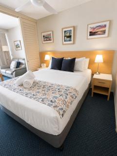 Beachfront Mooloolaba Apartment- 7th Floor in the Landmark Resort - 3
