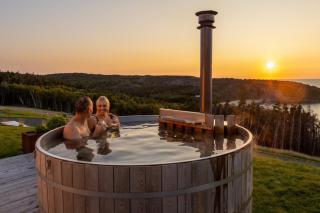 Juniper - Luxury Cottage with Stunning Views, Private Hot Tub, Private Path to Beach - Chimney Corner - 7