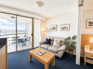 Beachfront Mooloolaba Apartment- 7th Floor in the Landmark Resort - 5