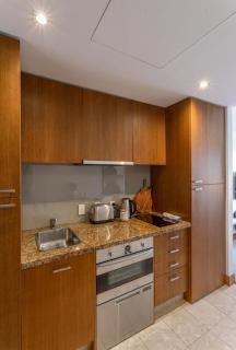 Chic 12th Floor Apartment Iconic Metropolis - 8