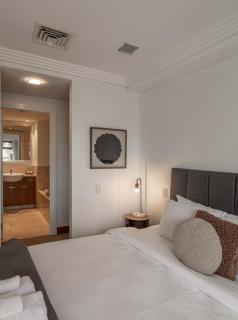 Chic 12th Floor Apartment Iconic Metropolis - 4