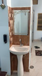 Residency Trilok - near Temple & Ghat - 7
