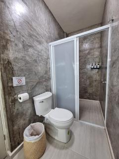 comfortable, spacious, central with a pool and terrace - 4