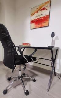 Modern studio, workspace and full kitchen - 1