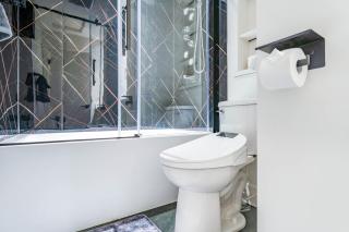 Luxury 3 Bedroom House with Spa-Like Washrooms with Smart toilets and Airconditioner - 2