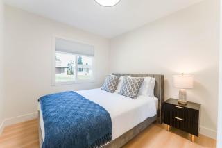 Luxury 3 Bedroom House with Spa-Like Washrooms with Smart toilets and Airconditioner - 7