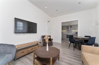 Johnstone 3BR Spacious flat with free Parking - 8